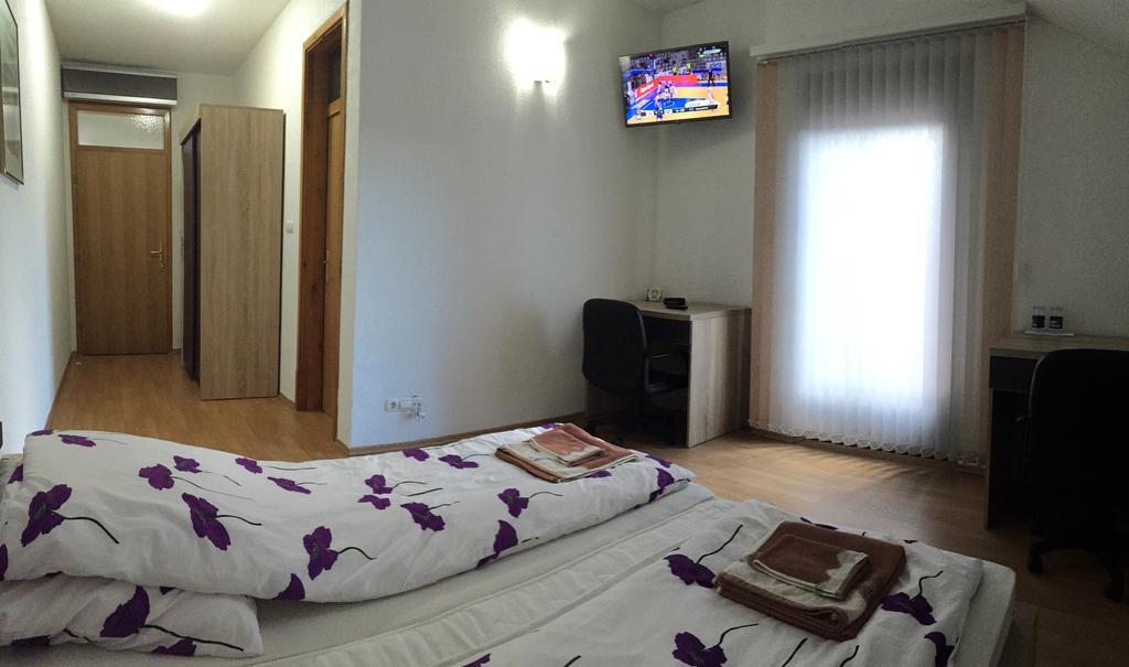 City Bridge Guest House Bihac Exterior photo